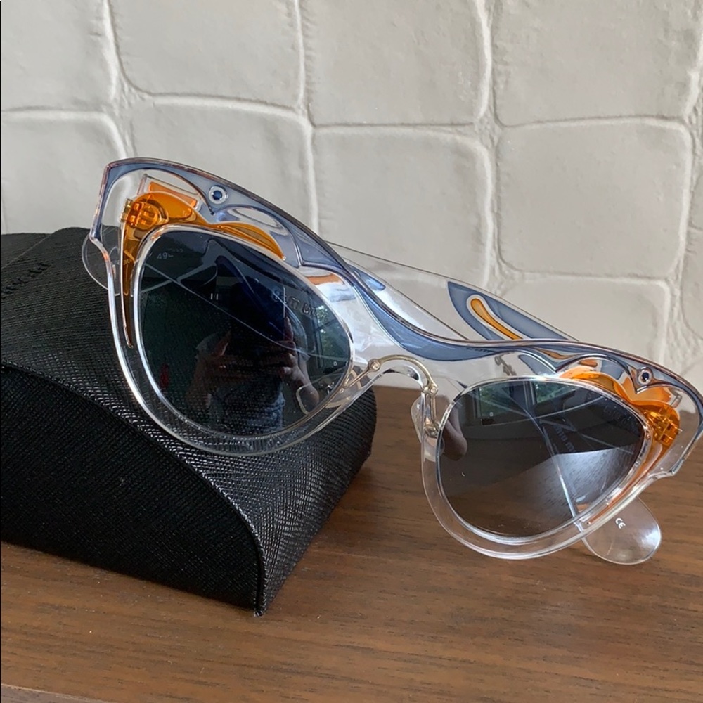 👏SOLD👏Like New Miu Miu Sunglasses - Picture 2 of 6